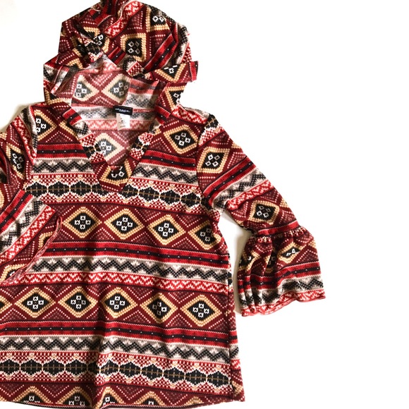 Aggie Tops - 🚨$10 NWOT Southwest Hoodie with Bell Sleeves